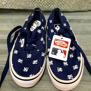 New with tags vans yankee edition